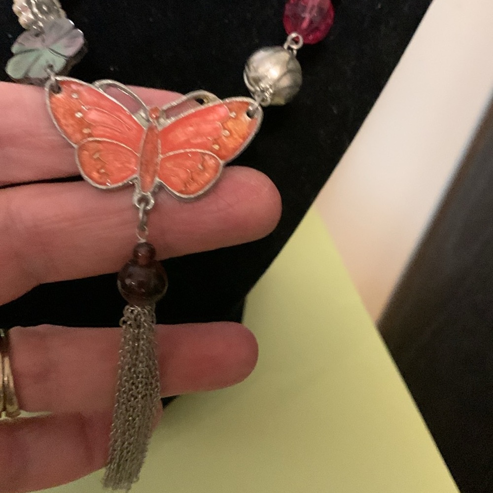 Butterfly necklace - Picture 4 of 5